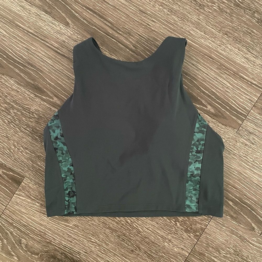 Athleta conscious crop